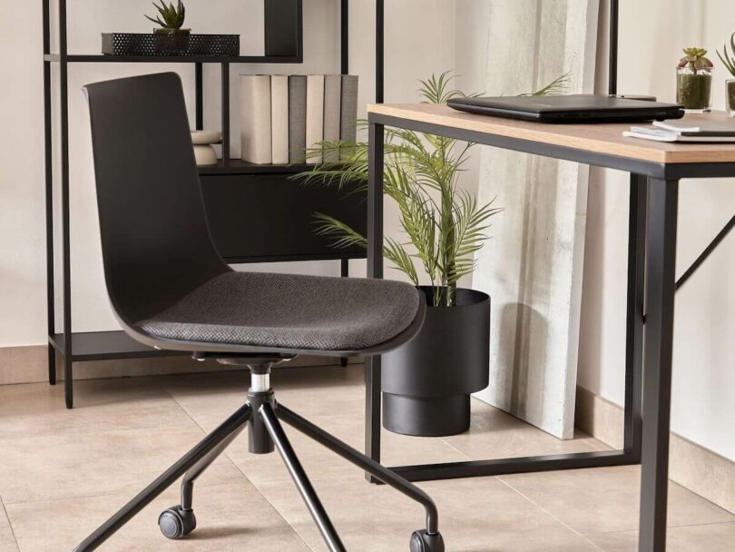 Kancelárska stolička Broste čierna