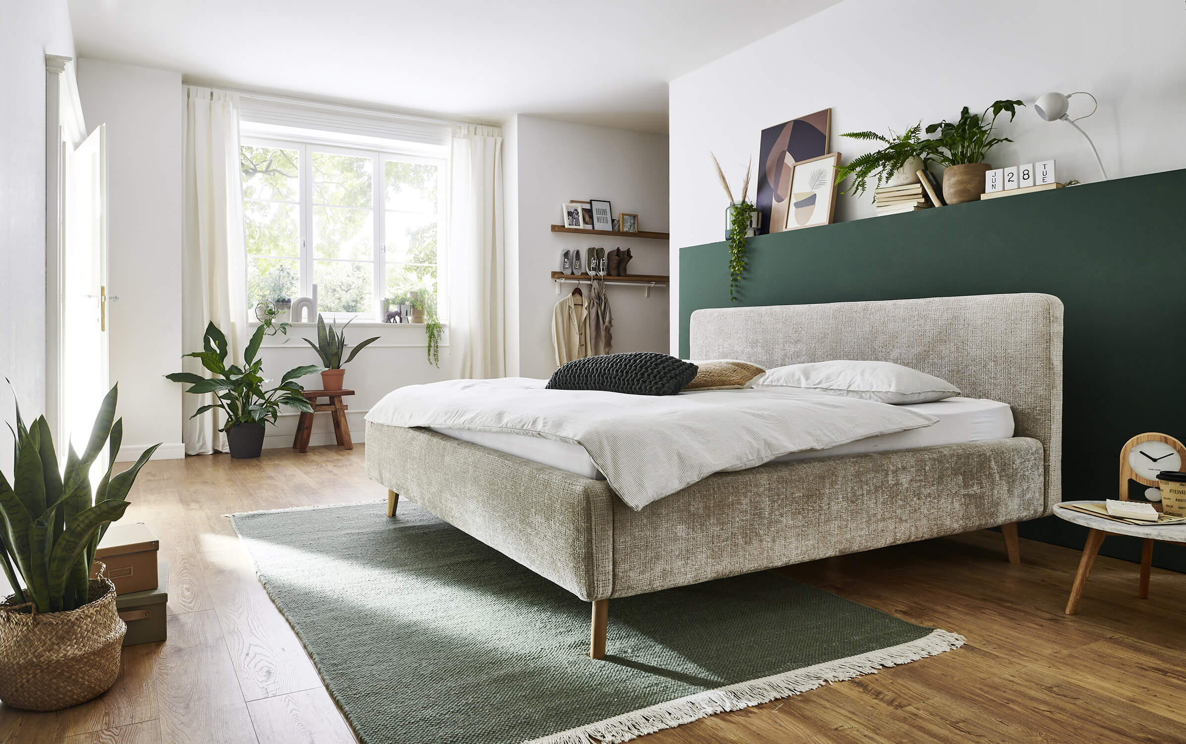 Dvojlôžková posteľ taupe 180 x 200 cm chenille béžová